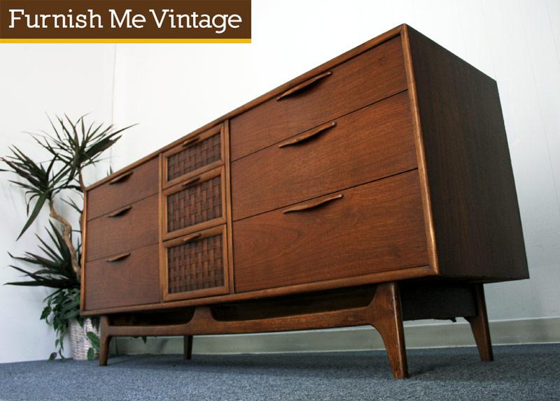 Lane mid store century dresser