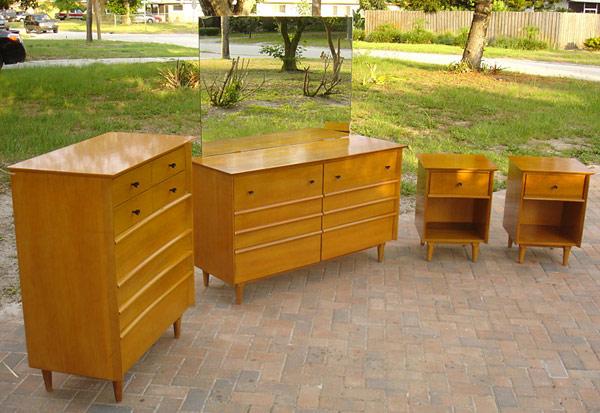 5 Piece Mid Century Modern Mahogany Bedroom Set