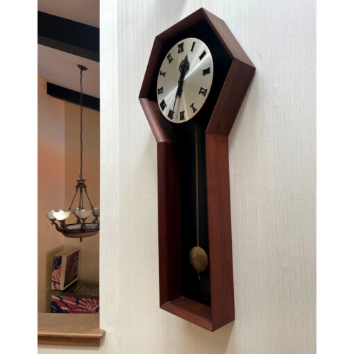 Howard Miller model 557 clock designed by Arthur Umanoff