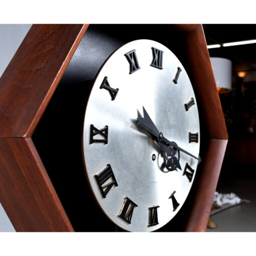Howard Miller model 557 clock designed by Arthur Umanoff