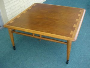 Square Lane Acclaim End Table / Coffee Table