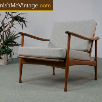 Reupholstered Italian Iconic Mid Century Lounge Chair