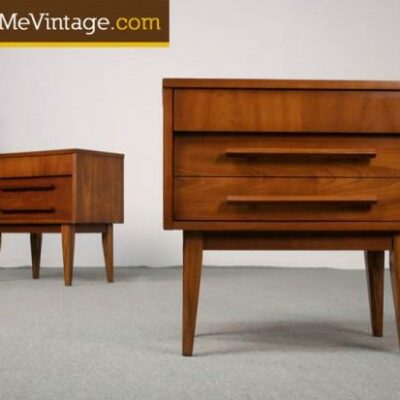 2 Danish Style Sculpted Pulls Nightstands