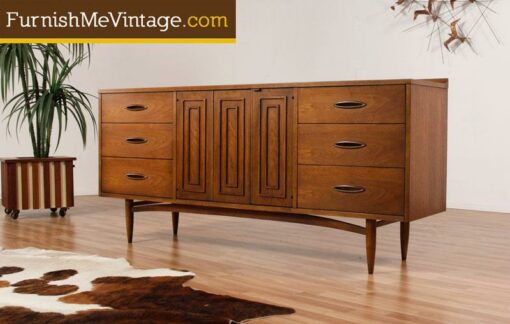 Time Capsule Retro Sculptra Triple Dresser