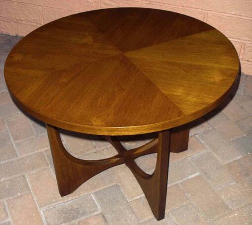 Broyhill Brasilia Round Lamp Table / Side Table