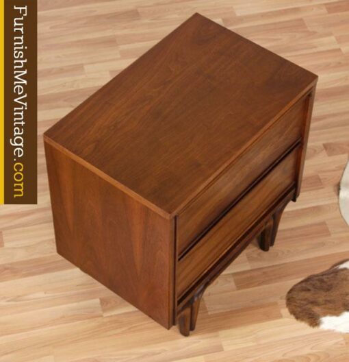 Pair of Mid Century Modern Bifurcated Leg Nightstands