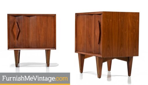 Pair of Mid Century Modern Diamond Pull Nightstands