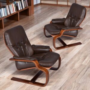 Pair of Brown Leather Scandinavian Cantilever Bentwood Sling Chairs