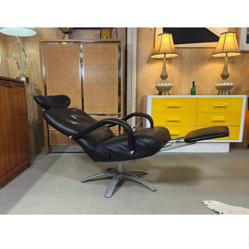 Percival Lafer relax recliner in black leather