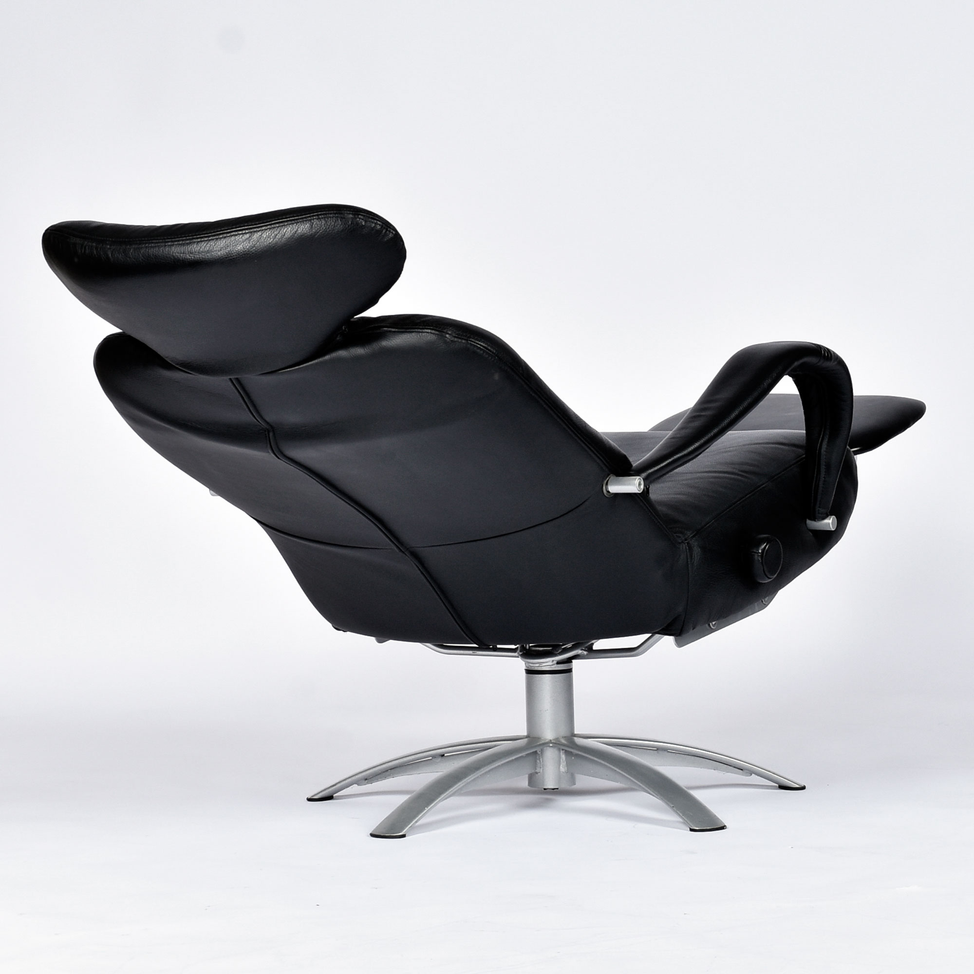 Percival Lafer relax recliner in black leather