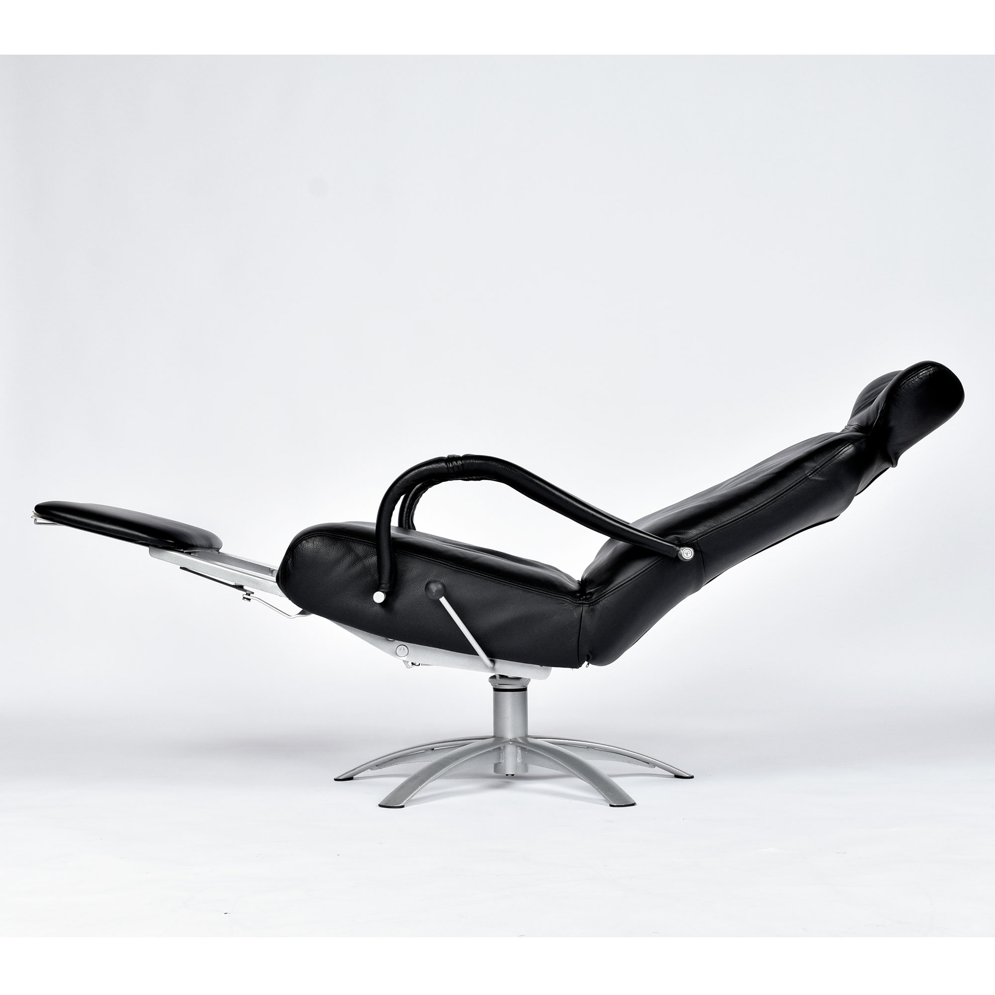 Percival Lafer relax recliner in black leather